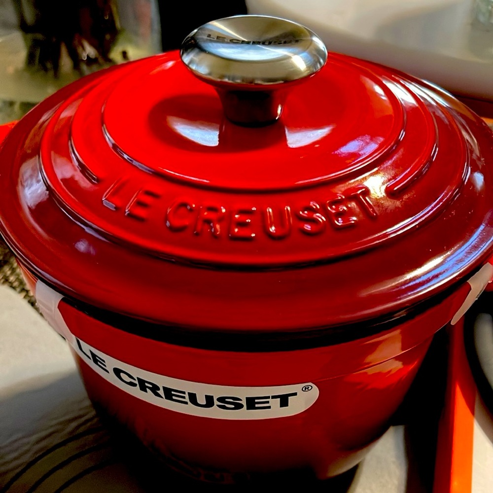 LeCreuset Enameled Cast Iron Rice Pot with Lid & Stoneware Insert 2.25 qt.Cerise